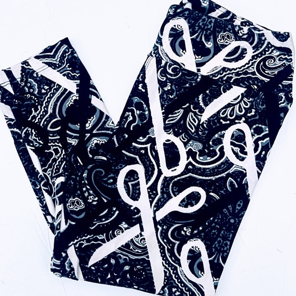 LULAROE Black and White Scissor Print Leggings - Picture 2 of 5